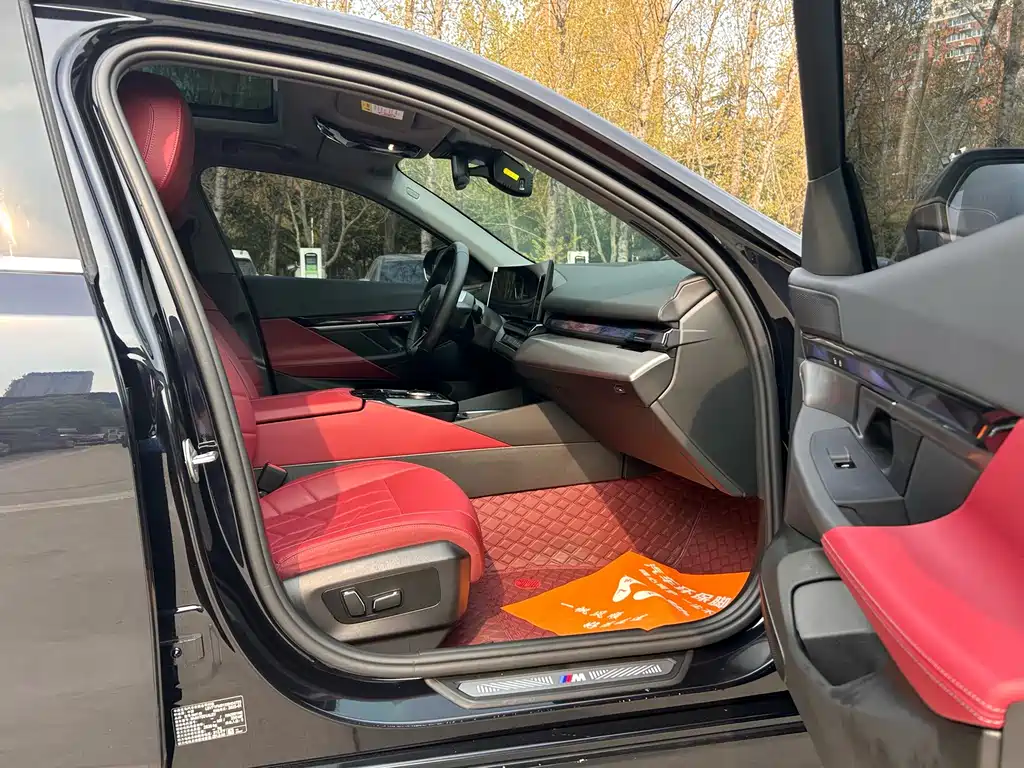 BMW BMW i5 2025 eDrive 35L M Sport Package 2025 - thumbnail 5