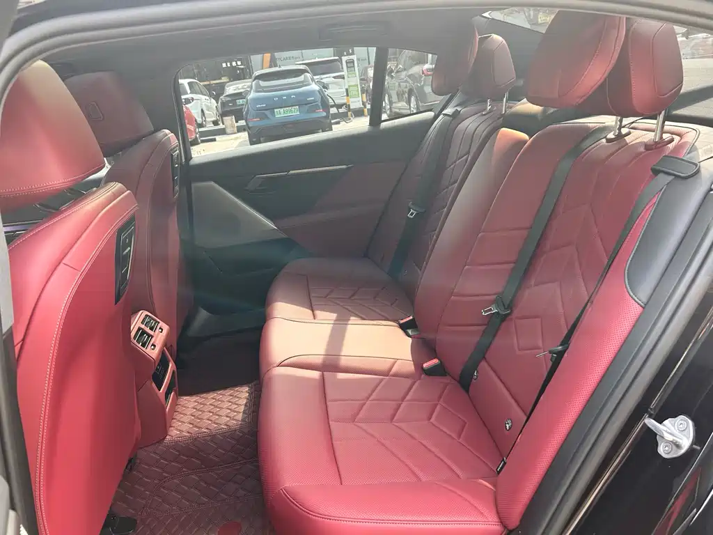 BMW BMW i5 2025 eDrive 35L M Sport Package 2025 - thumbnail 11