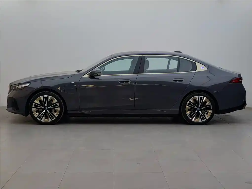BMW BMW i5 2025 eDrive 40L M Sport Package 2025 - thumbnail 3