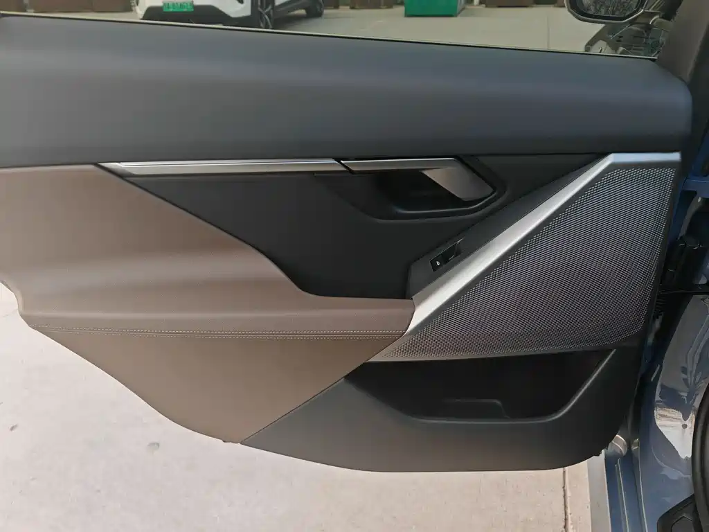 BMW BMW i5 2024 eDrive 35L M Sport Package 2024 - thumbnail 5