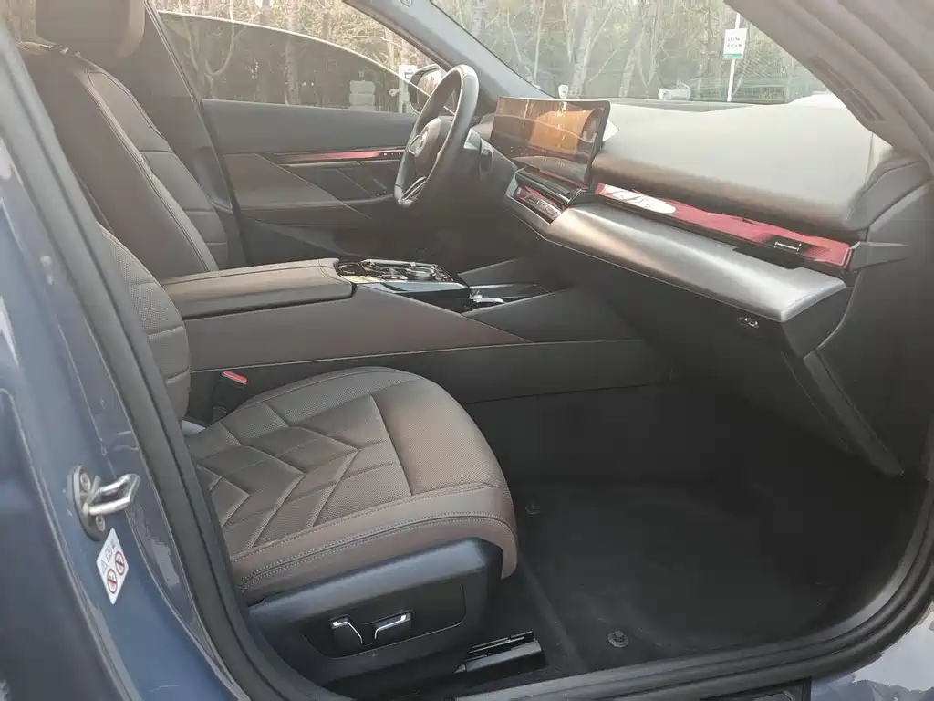 BMW BMW i5 2024 eDrive 35L M Sport Package 2024 - thumbnail 7
