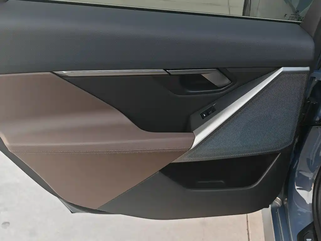 BMW BMW i5 2024 eDrive 35L M Sport Package 2024 - thumbnail 12