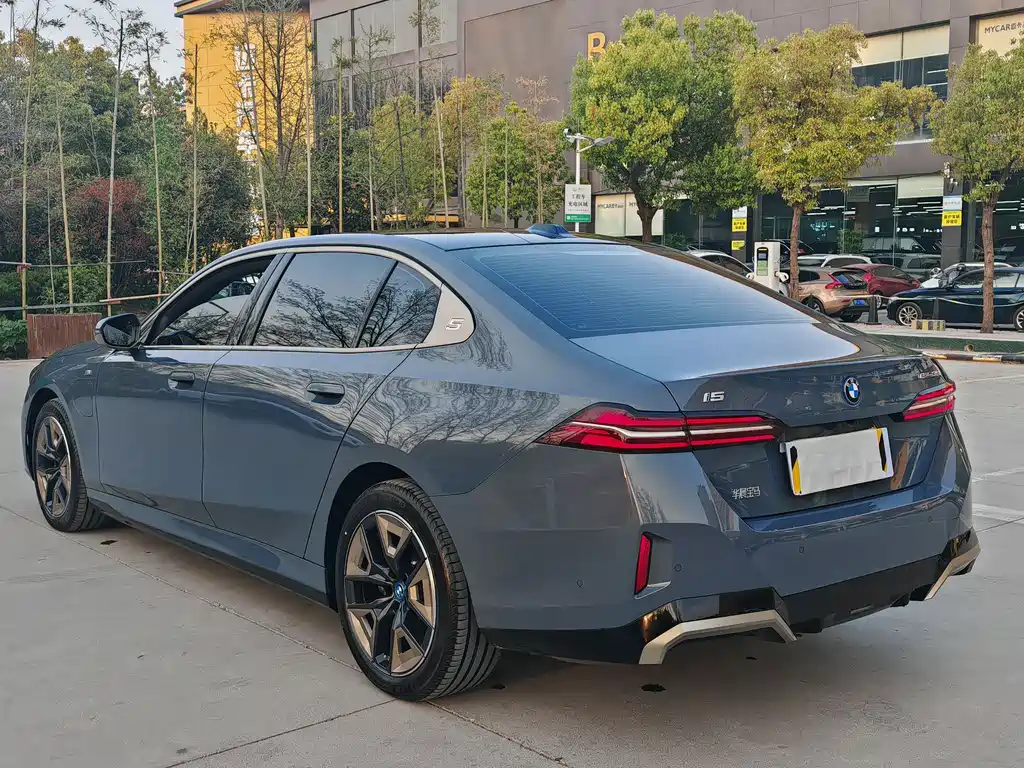 BMW BMW i5 2024 eDrive 35L M Sport Package 2024 - thumbnail 14