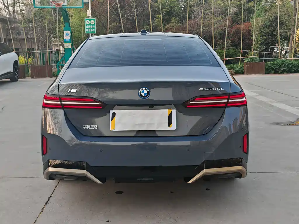 BMW BMW i5 2024 eDrive 35L M Sport Package 2024 - thumbnail 15