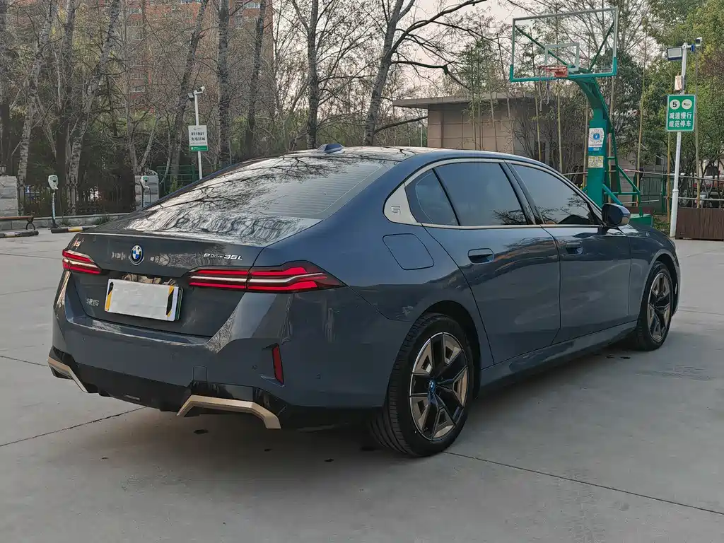 BMW BMW i5 2024 eDrive 35L M Sport Package 2024 - thumbnail 16