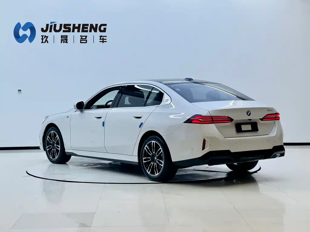 BMW BMW 5 Series 2024 525Li M Sport Package 2024 - thumbnail 4