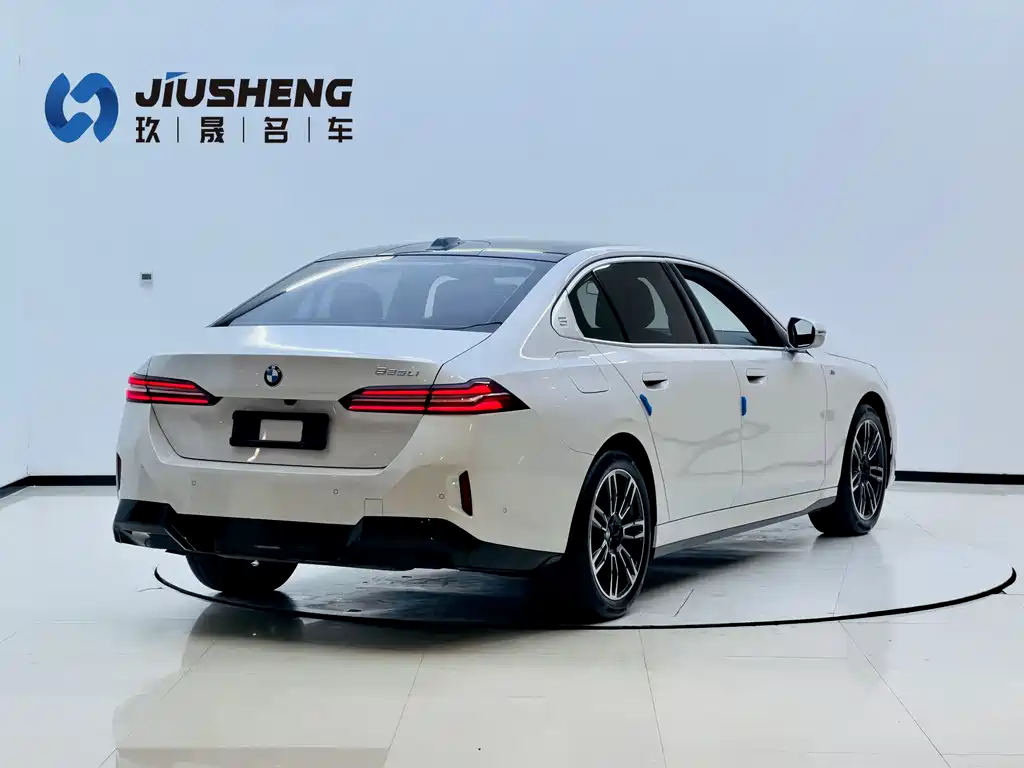 BMW BMW 5 Series 2024 525Li M Sport Package 2024 - thumbnail 5
