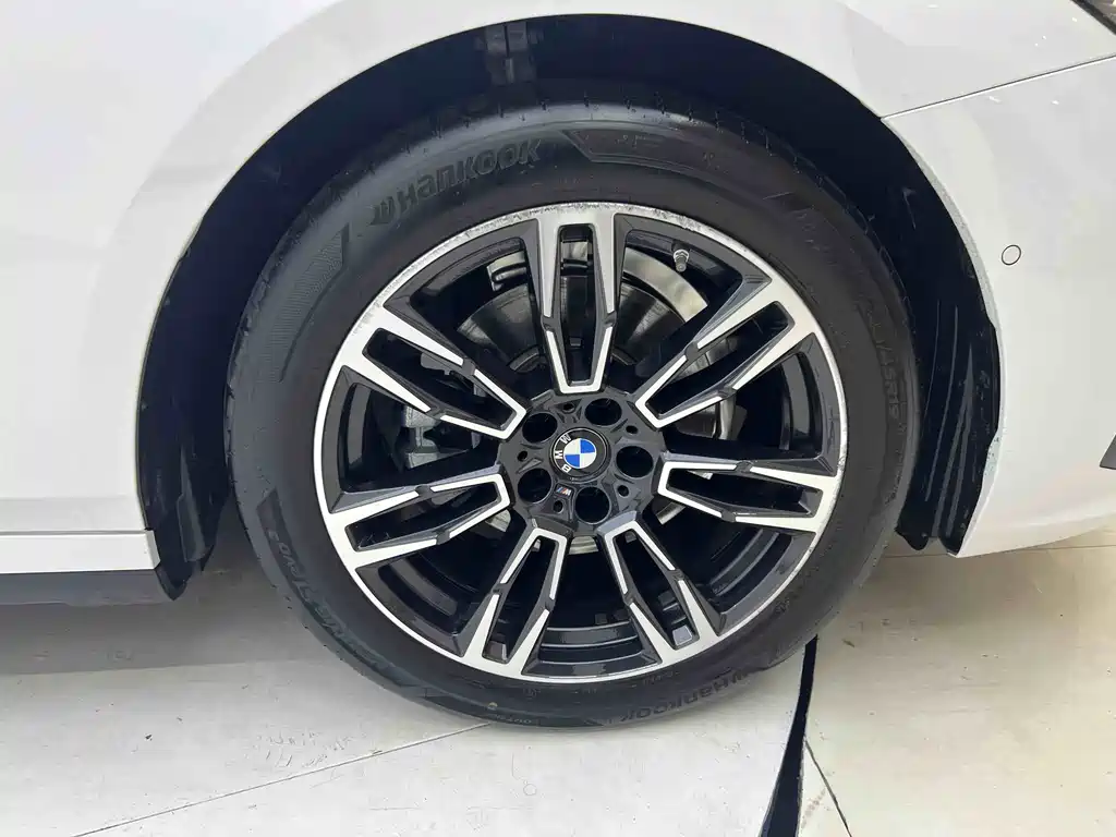BMW BMW 5 Series 2024 525Li M Sport Package 2024 - thumbnail 9