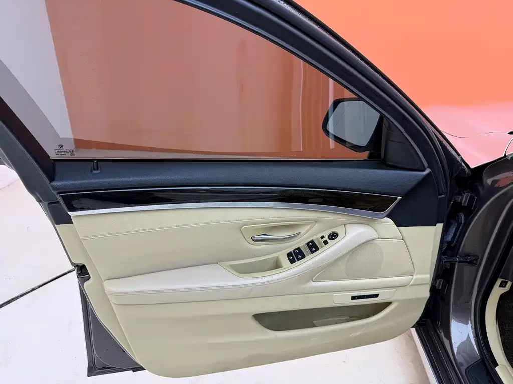 BMW BMW 5 Series 2013 525Li Luxury Model 2013 - thumbnail 15
