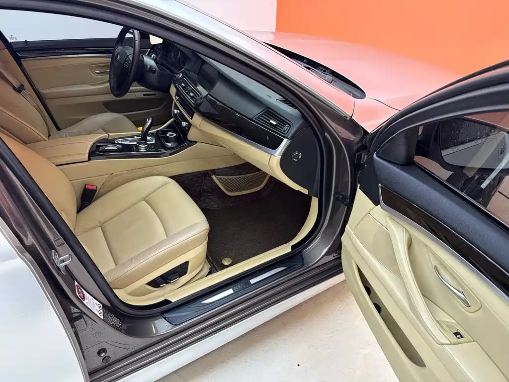 BMW BMW 5 Series 2013 525Li Luxury Model 2013 - thumbnail 24