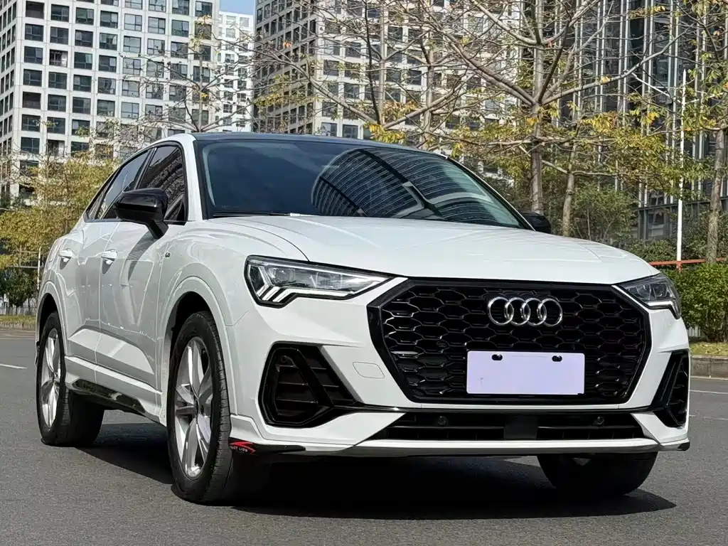 Audi Audi Q3 2023 40 TFSI Fashion Dynamic Edition 2022 - thumbnail 3