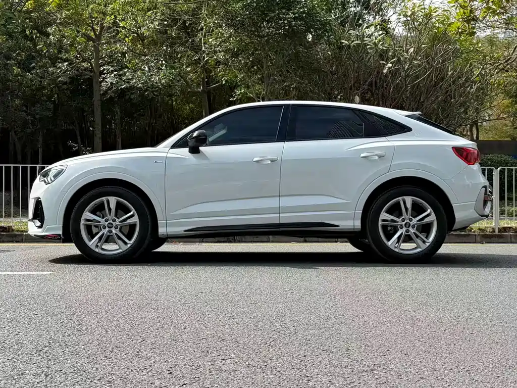 Audi Audi Q3 2023 40 TFSI Fashion Dynamic Edition 2022 - thumbnail 4