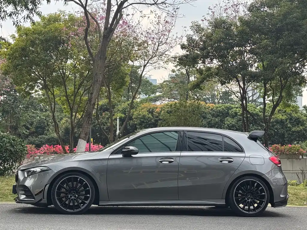 Mercedes-Benz Mercedes-Benz A-Class AMG A 35 4MATIC 2021 - thumbnail 4