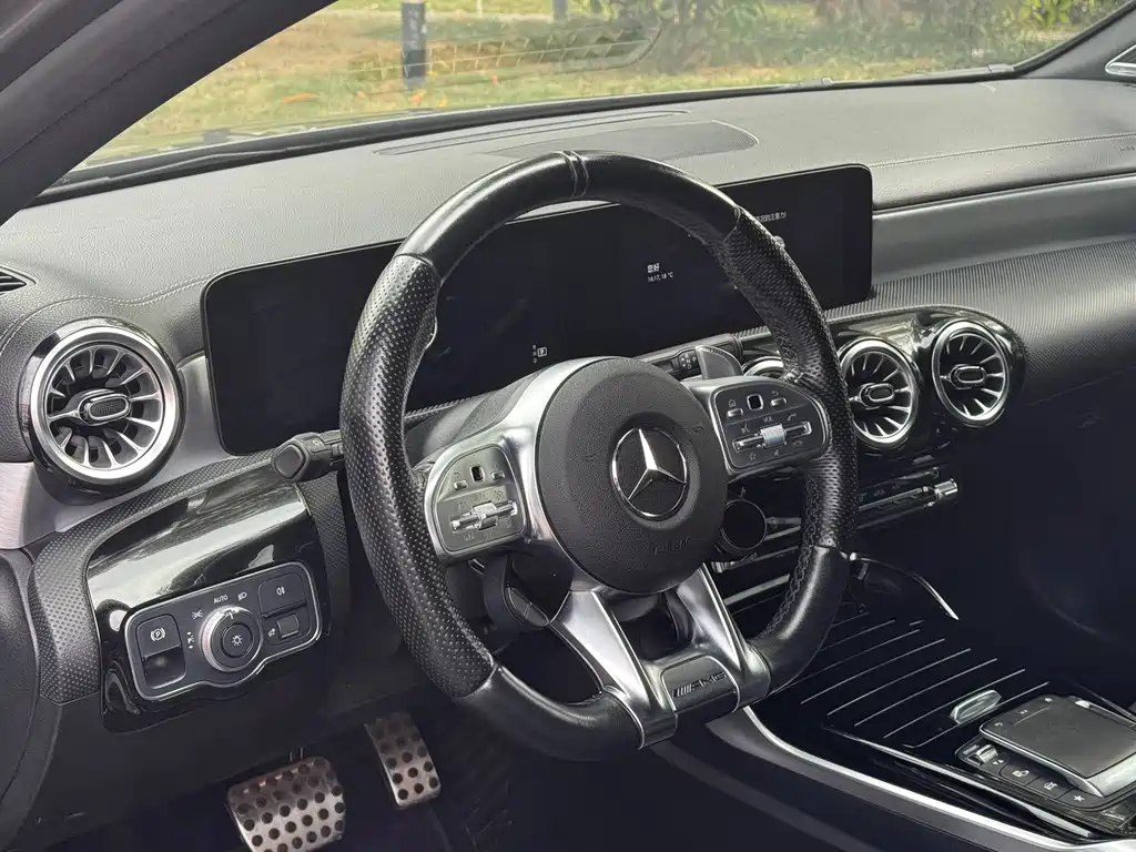 Mercedes-Benz Mercedes-Benz A-Class AMG A 35 4MATIC 2021 - thumbnail 8