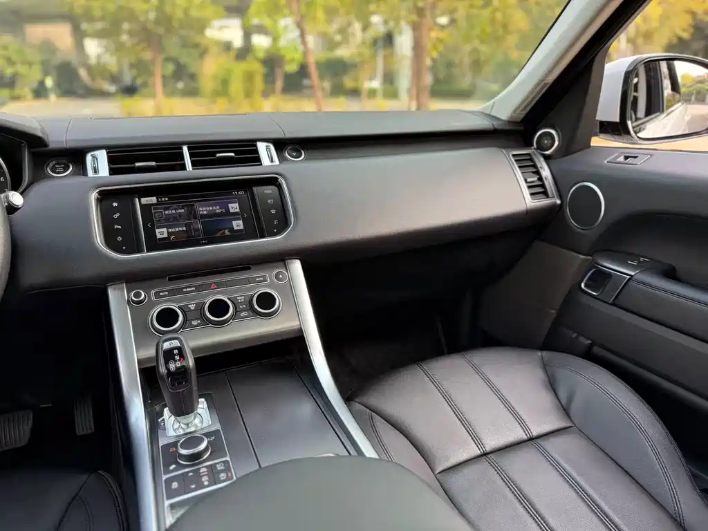 Land Rover Range Rover Sport 2017 3.0 SC V6 SE 2017 - thumbnail 9