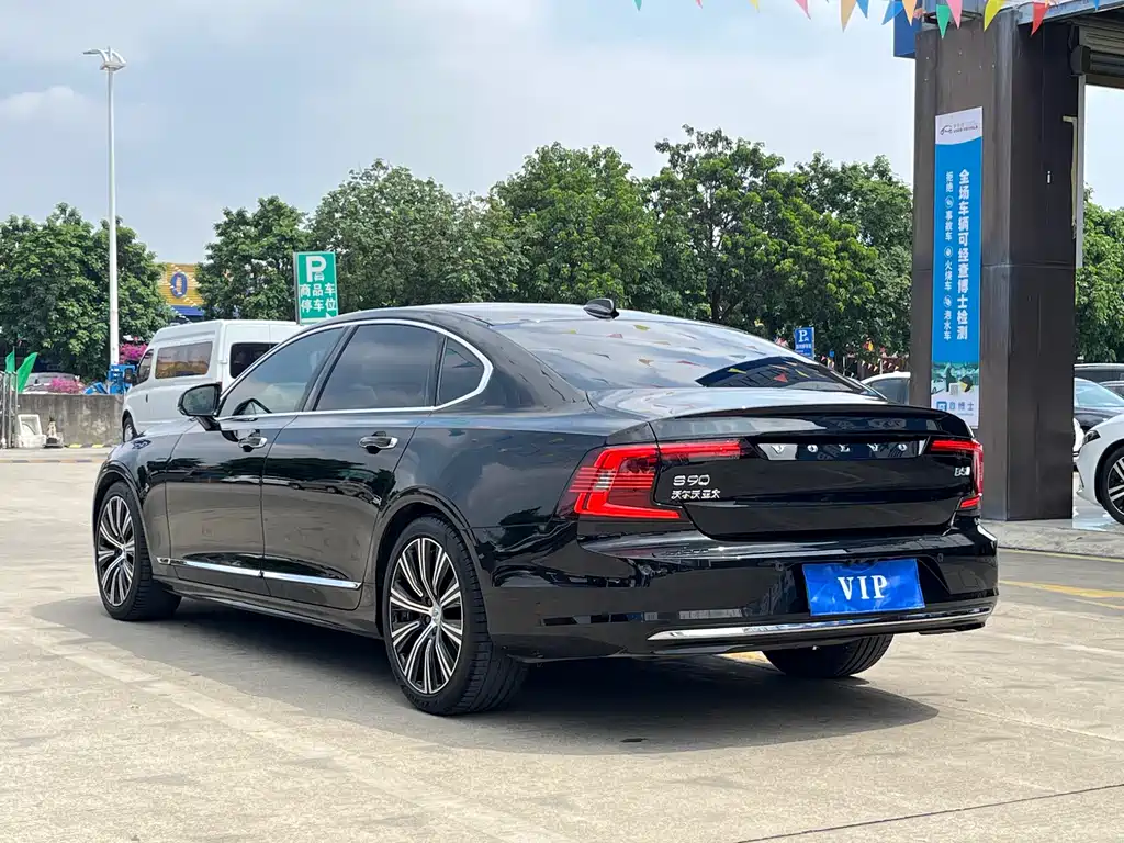 Volvo Volvo S90 2023 B5 Ultimate Luxury Edition 2023 - thumbnail 5