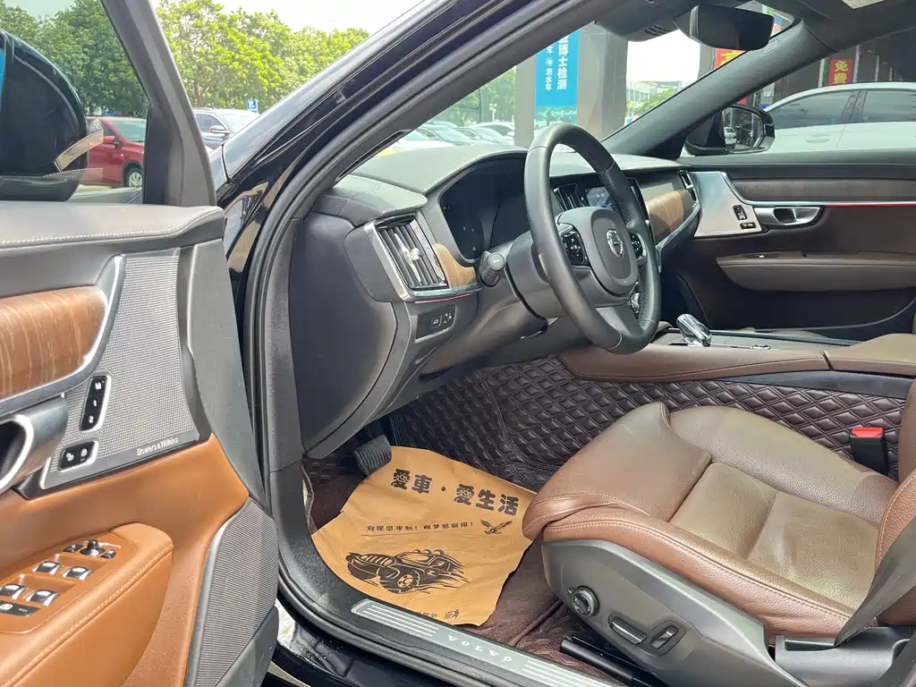 Volvo Volvo S90 2023 B5 Ultimate Luxury Edition 2023 - thumbnail 9