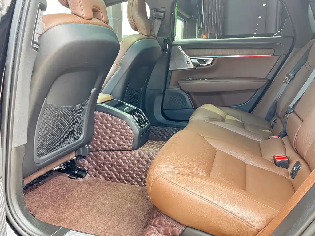 Volvo Volvo S90 2023 B5 Ultimate Luxury Edition 2023 - thumbnail 14