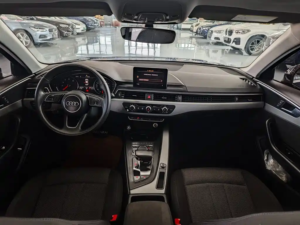Audi Audi A4L 2018 30th Anniversary Edition 40 TFSI Progressive Model 2018 - thumbnail 13