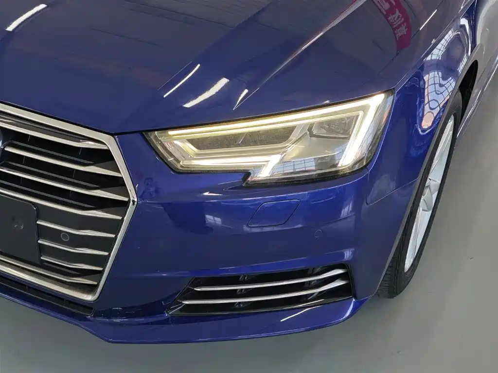 Audi Audi A4L 2018 30th Anniversary Edition 40 TFSI Progressive Model 2018 - thumbnail 22