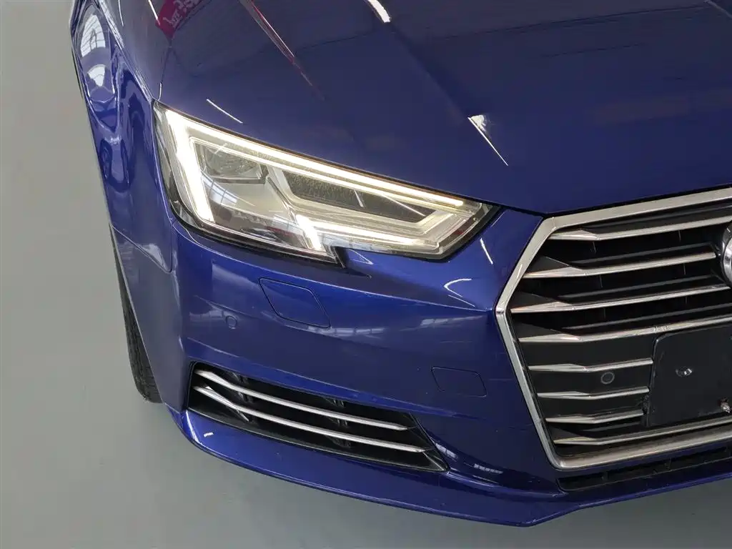 Audi Audi A4L 2018 30th Anniversary Edition 40 TFSI Progressive Model 2018 - thumbnail 23