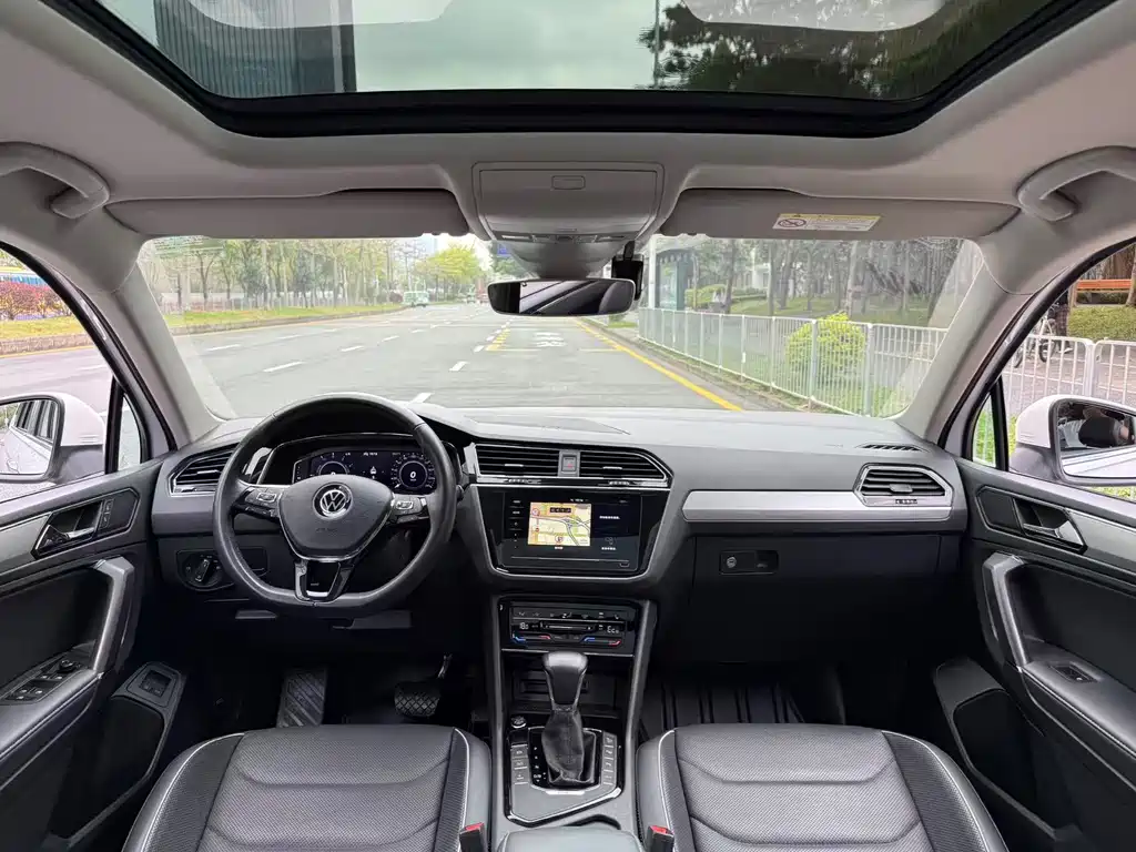 Volkswagen Tiguan L NEV 2021 430PHEV Plug-in Hybrid Flagship Edition 2021 - thumbnail 5
