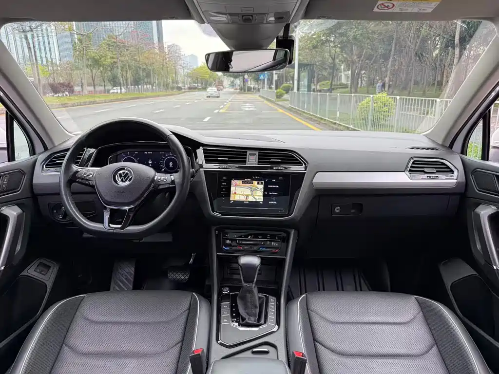 Volkswagen Tiguan L NEV 2021 430PHEV Plug-in Hybrid Flagship Edition 2021 - thumbnail 6