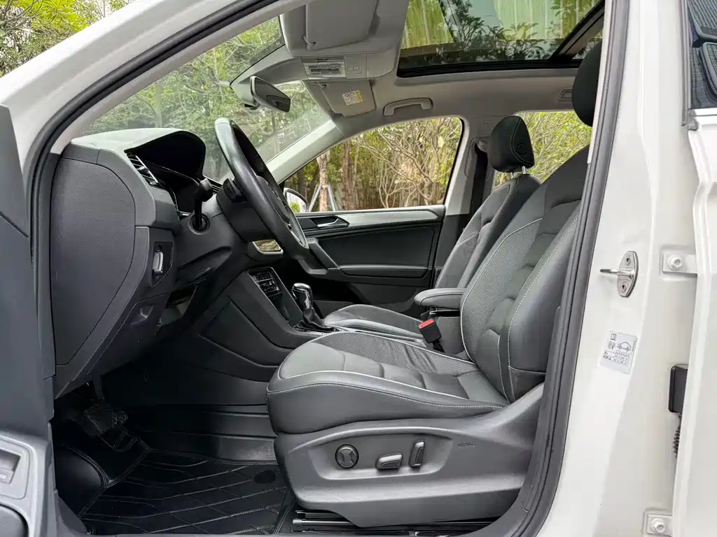 Volkswagen Tiguan L NEV 2021 430PHEV Plug-in Hybrid Flagship Edition 2021 - thumbnail 13