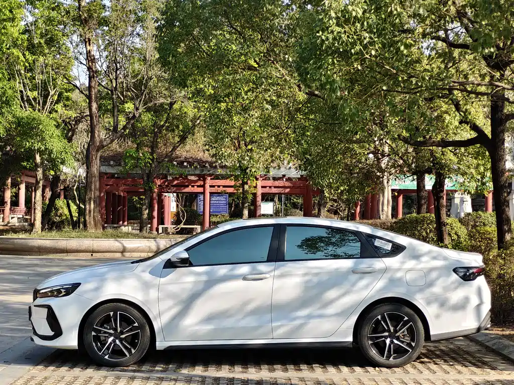 Geely Auto Geely Emgrand 2024 Emgrand COOL 1.5T DCT Champion Edition 2024 - thumbnail 4