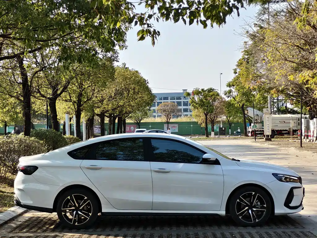 Geely Auto Geely Emgrand 2024 Emgrand COOL 1.5T DCT Champion Edition 2024 - thumbnail 5