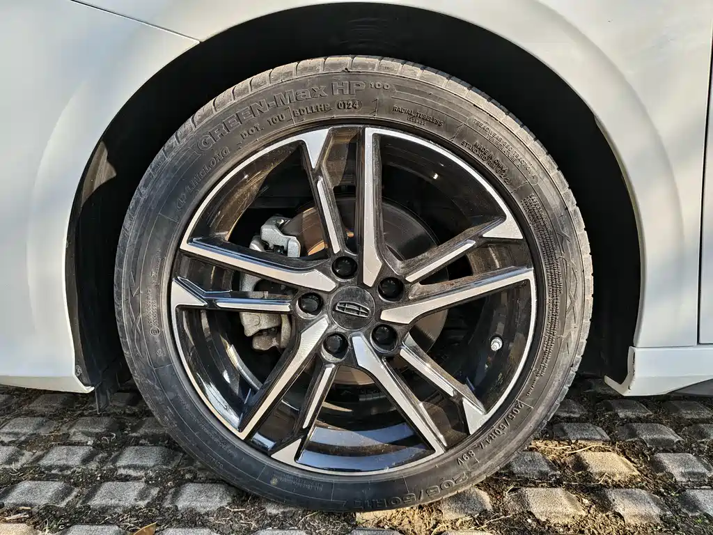 Geely Auto Geely Emgrand 2024 Emgrand COOL 1.5T DCT Champion Edition 2024 - thumbnail 6