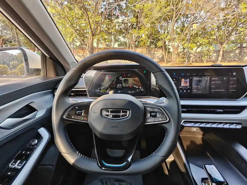 Geely Auto Geely Emgrand 2024 Emgrand COOL 1.5T DCT Champion Edition 2024 - thumbnail 16