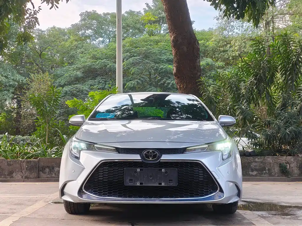 Toyota Toyota Corolla 2022 185T CVT Luxury Edition 2023 - thumbnail 2