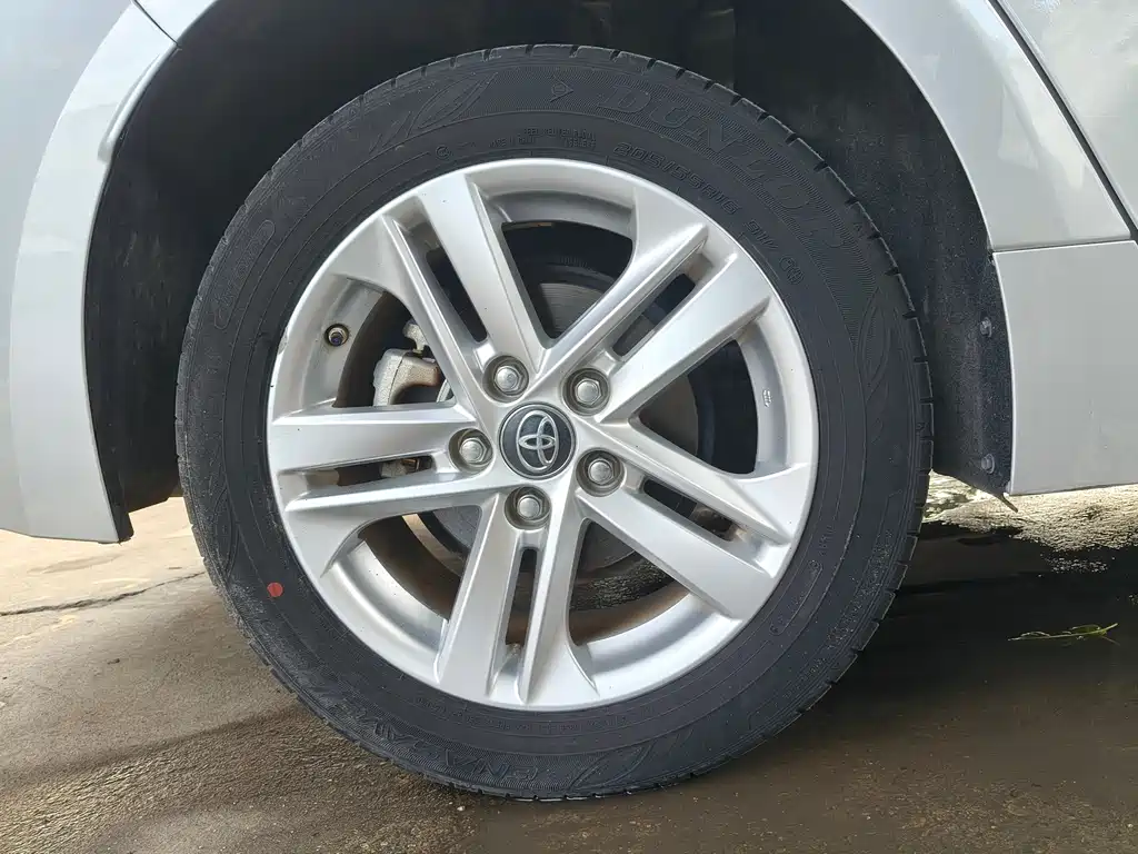 Toyota Toyota Corolla 2022 185T CVT Luxury Edition 2023 - thumbnail 10