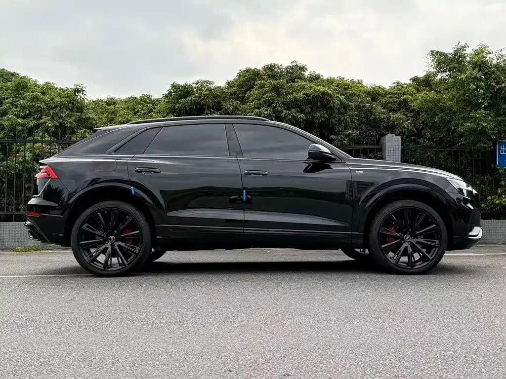 Audi Audi Q8 2021 55 TFSI Night Black Limited Edition 2021 - thumbnail 5