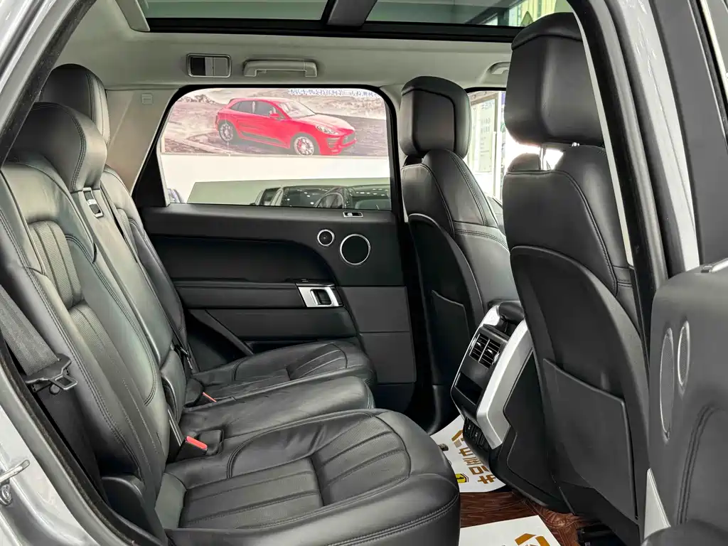 Land Rover Range Rover Sport 2020 3.0 L6 SE 2020 - thumbnail 10