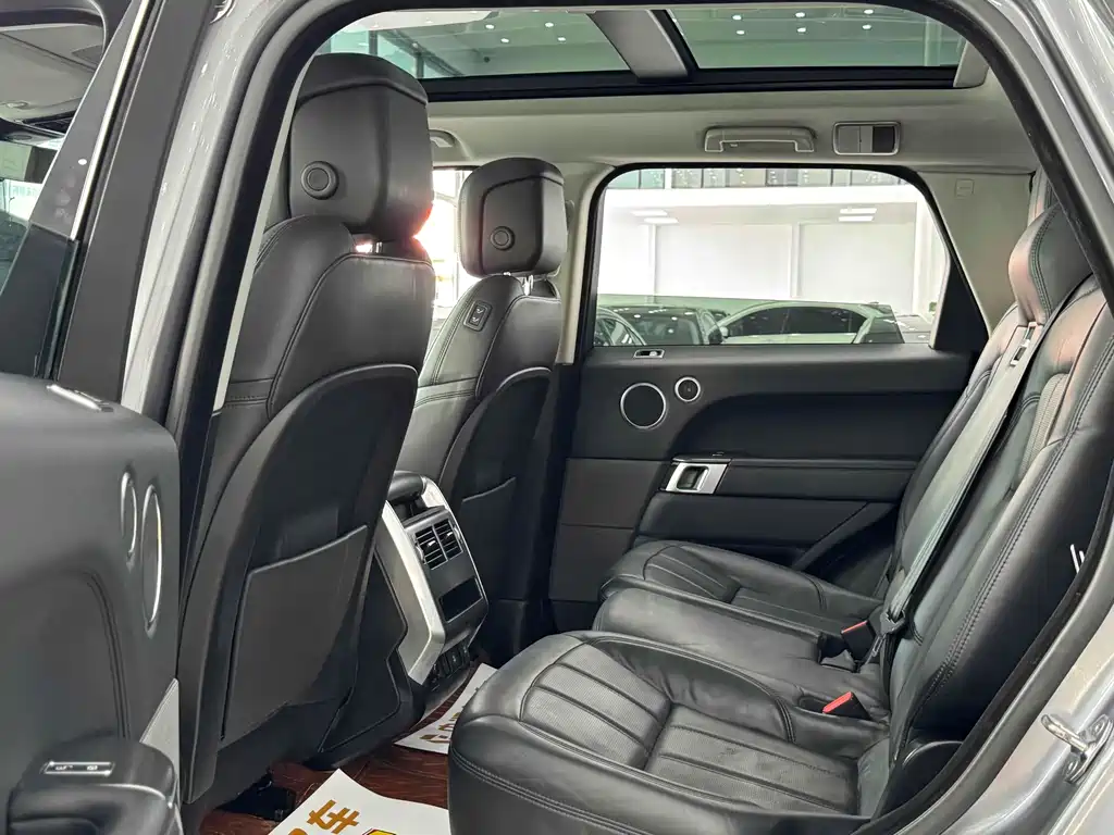 Land Rover Range Rover Sport 2020 3.0 L6 SE 2020 - thumbnail 11