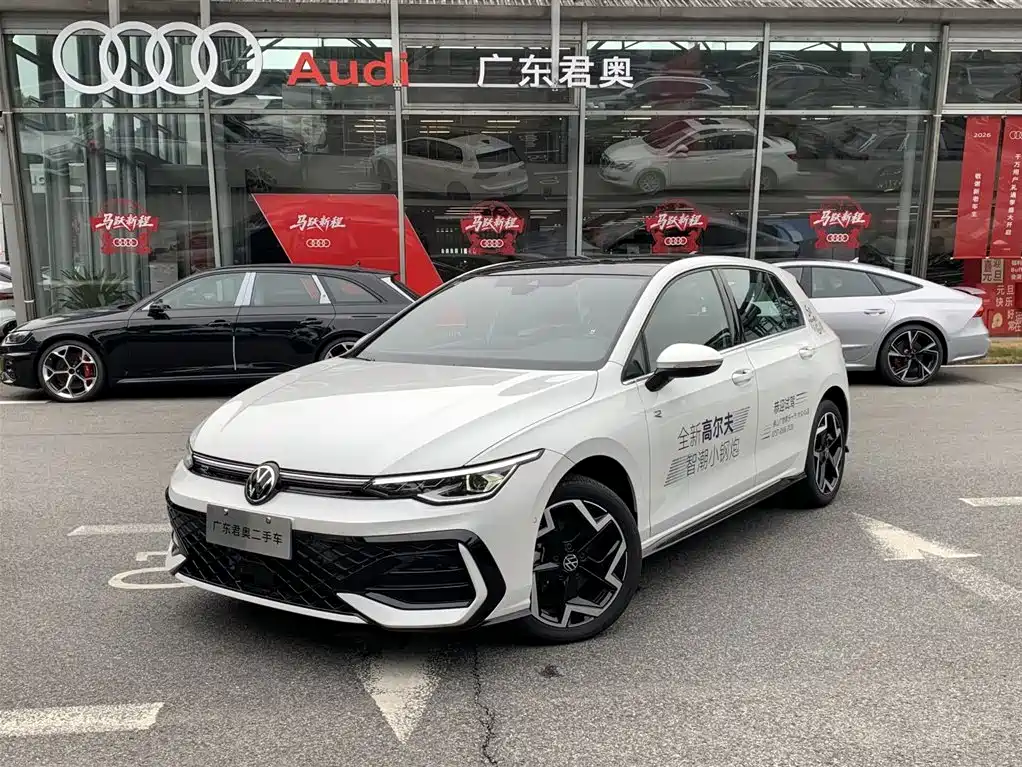 Volkswagen Volkswagen Golf 2025 300TSI R-Line 2024