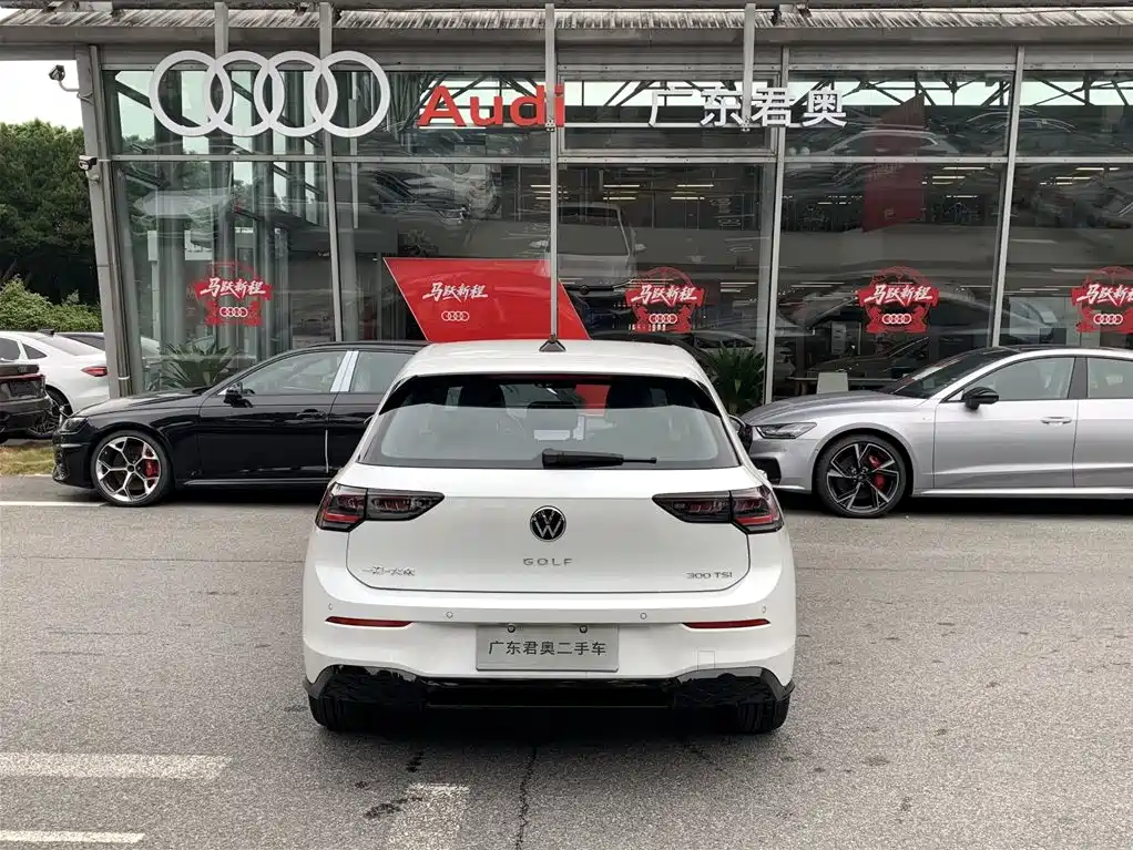 Volkswagen Volkswagen Golf 2025 300TSI R-Line 2024 - thumbnail 6