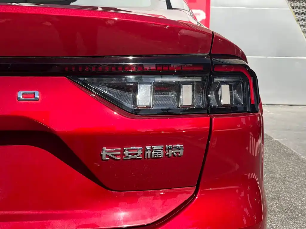Ford Mondeo 2025 2.0T EcoBoost Ultimate 2024 - thumbnail 7