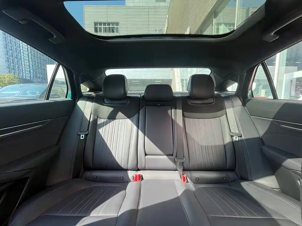 Ford Mondeo 2025 2.0T EcoBoost Ultimate 2024 - thumbnail 9