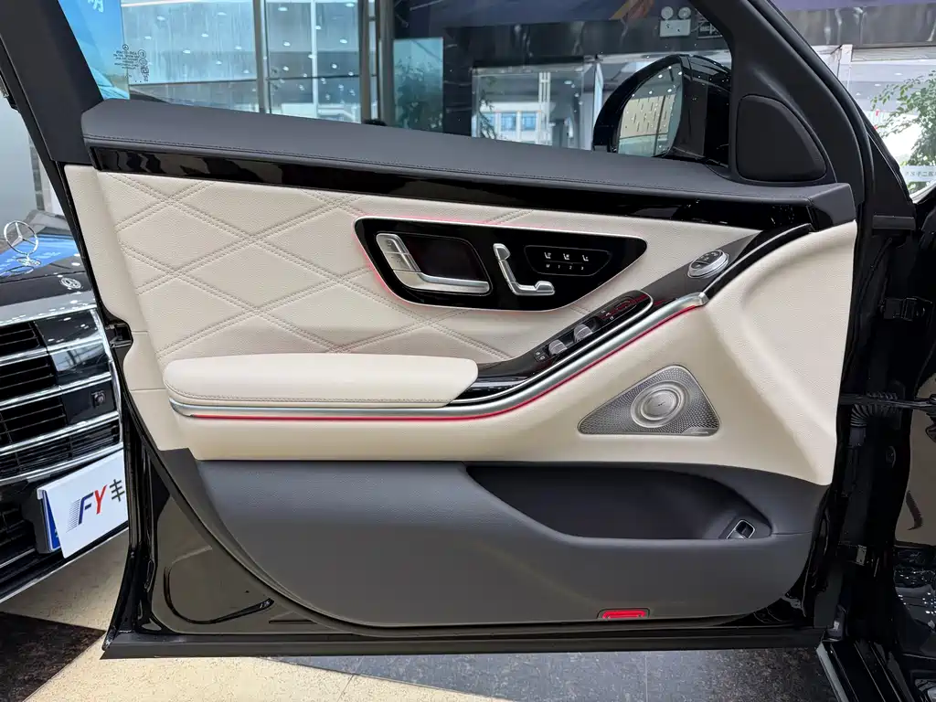 Mercedes-Benz Maybach S-Class 2024 S 480 4MATIC 2024 - thumbnail 5