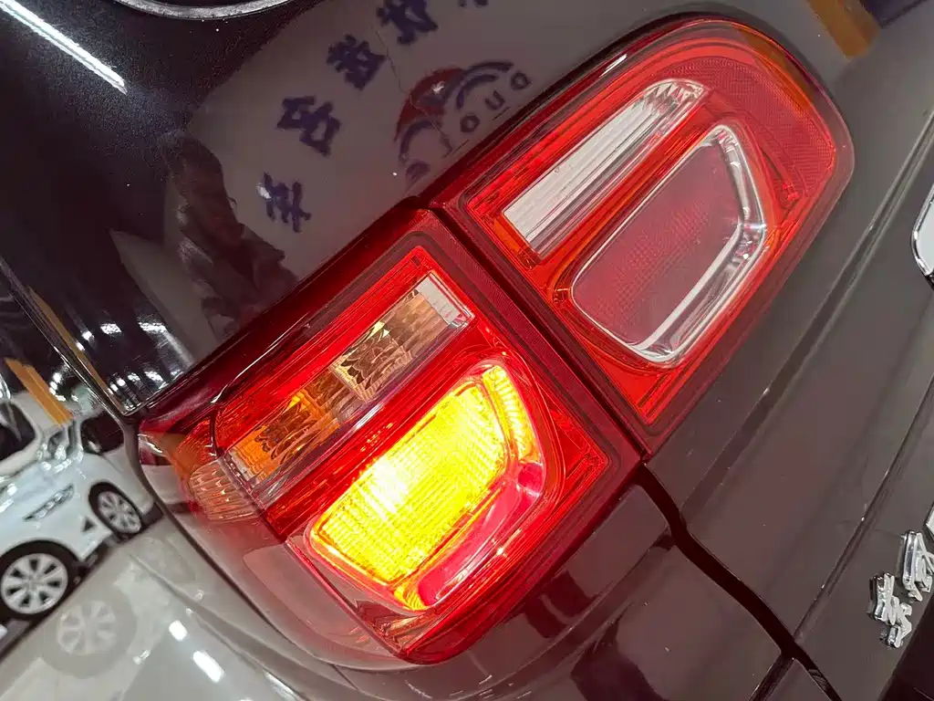 Dongfeng Fengxing Lingzhi 2018 M5L 1.6L 7-seat Luxury Edition 2019 - thumbnail 13