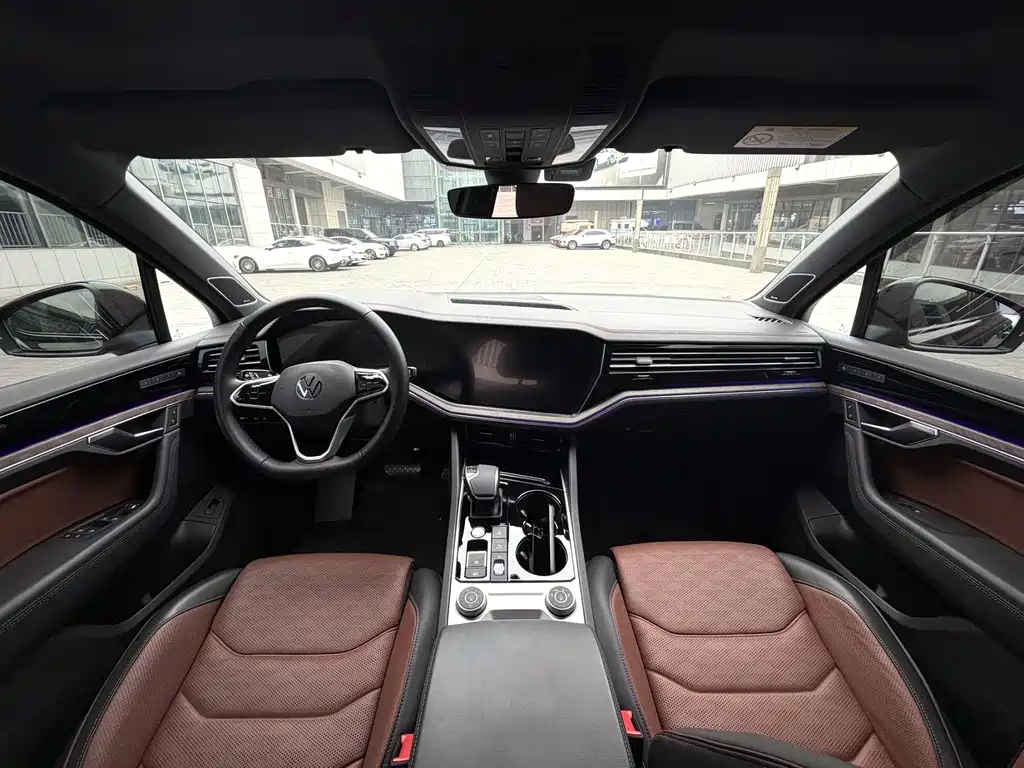 Volkswagen Volkswagen Touareg 2021 3.0TSI R-Line 2020 - thumbnail 7