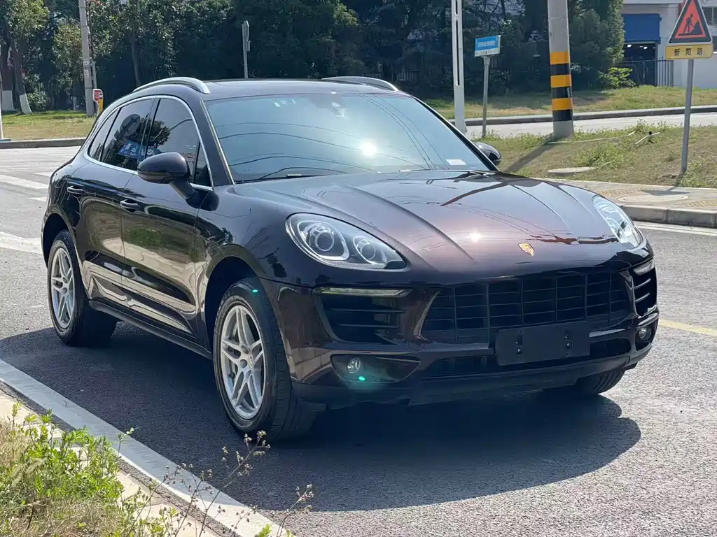 Porsche Porsche Macan 2017 Macan 2.0T 2018 - thumbnail 3