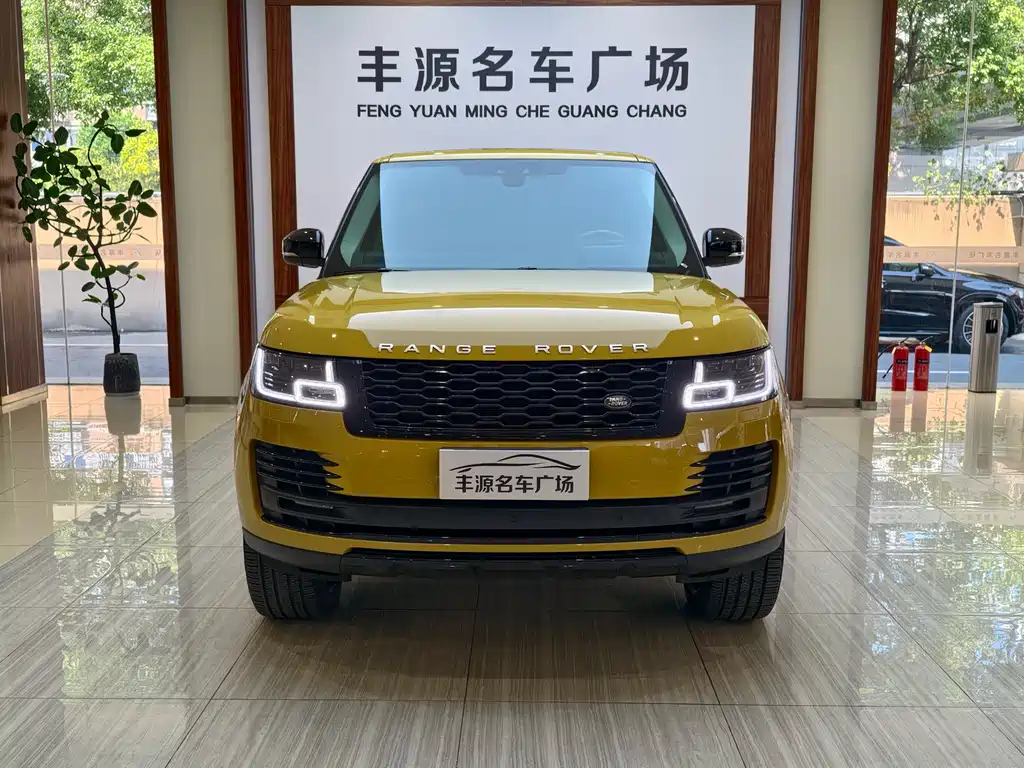Land Rover Range Rover 2021 3.0 L6 50th Anniversary Edition 2021 - thumbnail 2