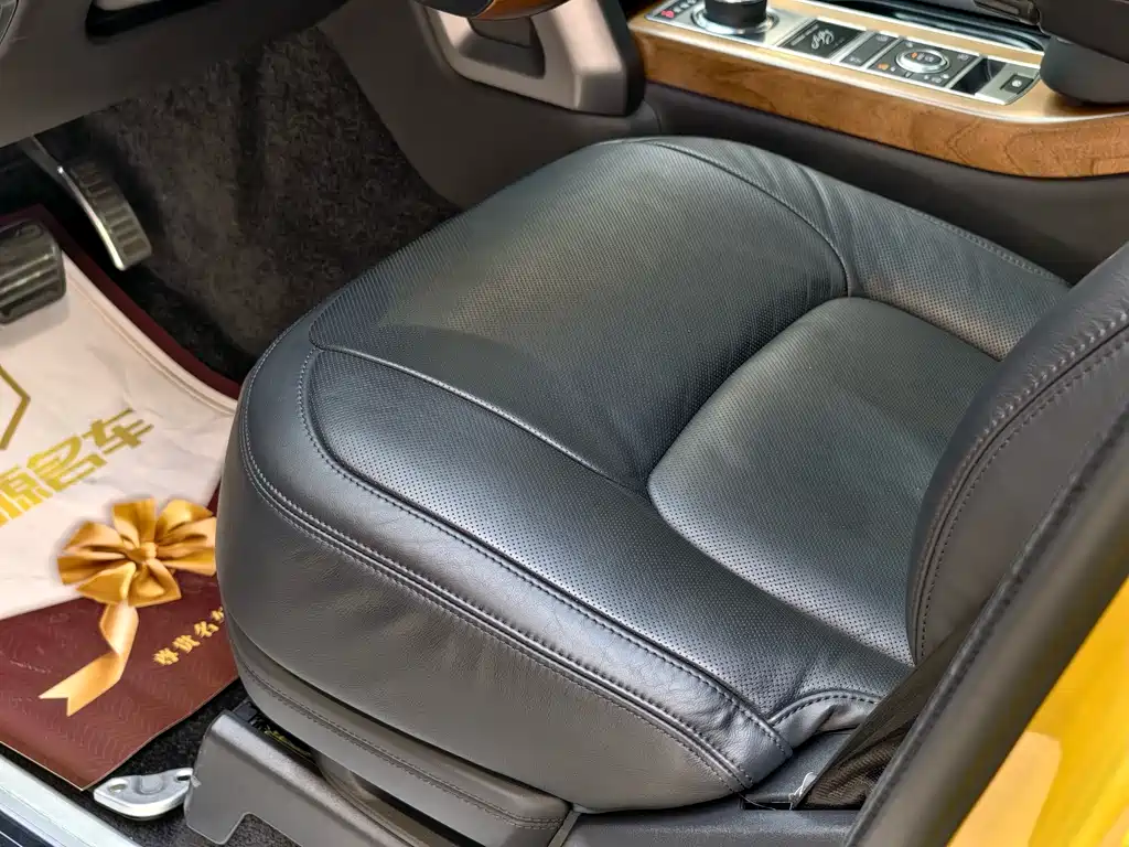 Land Rover Range Rover 2021 3.0 L6 50th Anniversary Edition 2021 - thumbnail 7