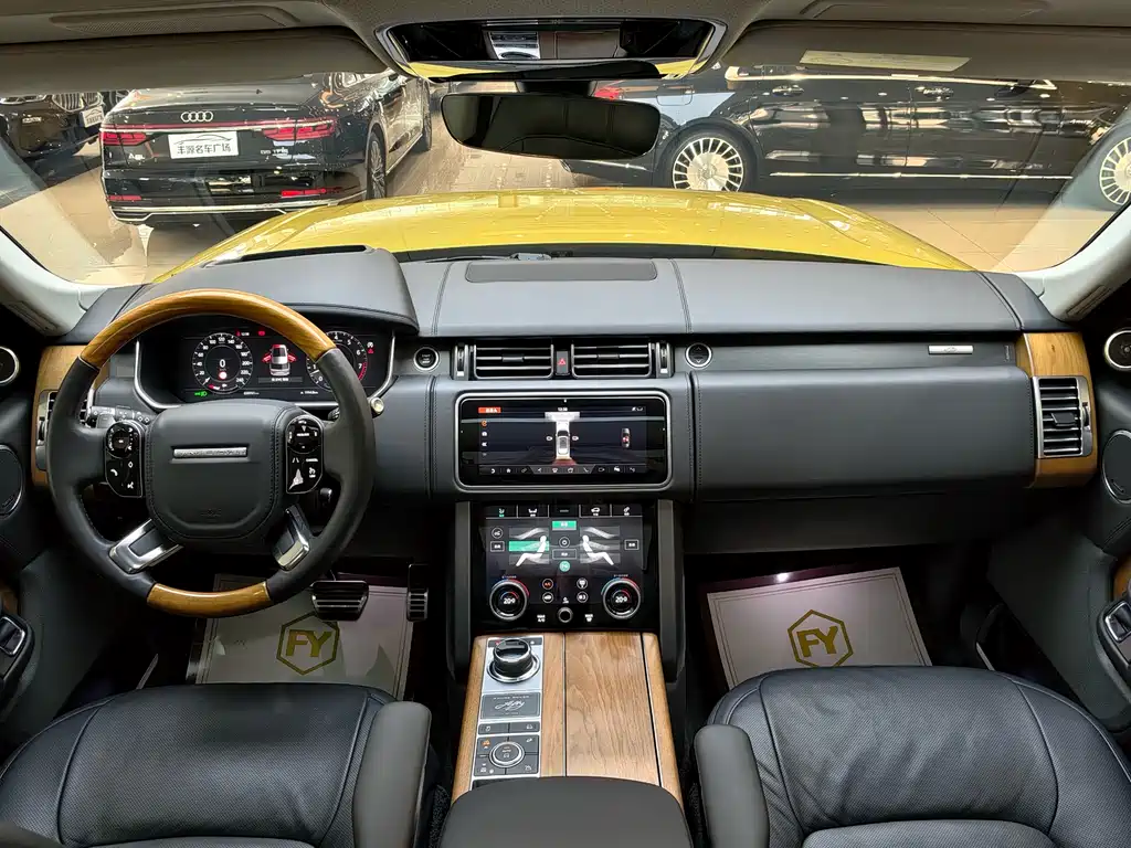 Land Rover Range Rover 2021 3.0 L6 50th Anniversary Edition 2021 - thumbnail 13
