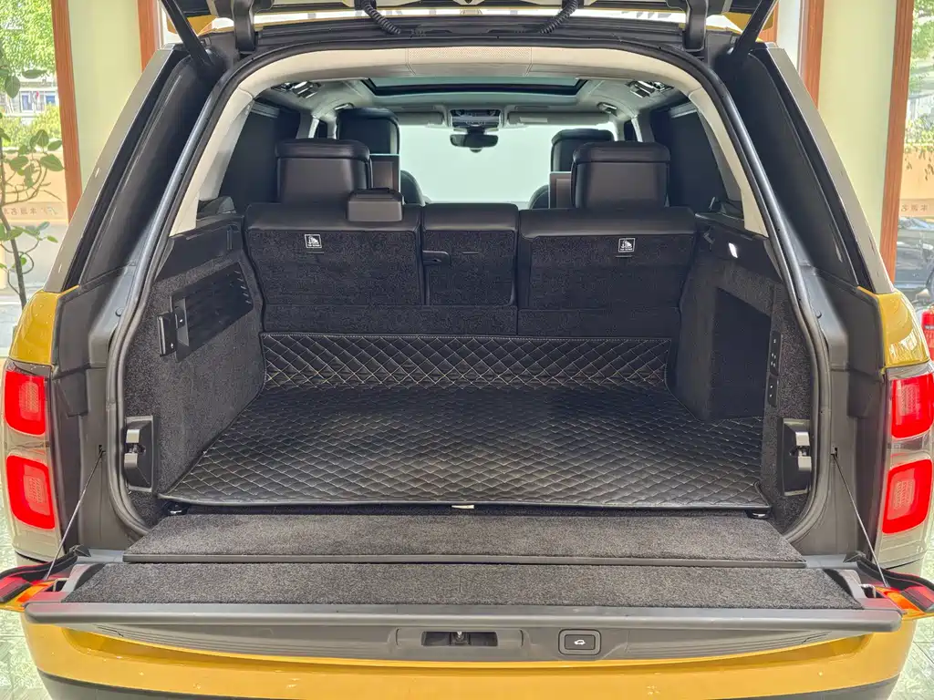 Land Rover Range Rover 2021 3.0 L6 50th Anniversary Edition 2021 - thumbnail 15