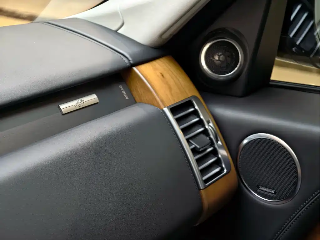 Land Rover Range Rover 2021 3.0 L6 50th Anniversary Edition 2021 - thumbnail 23